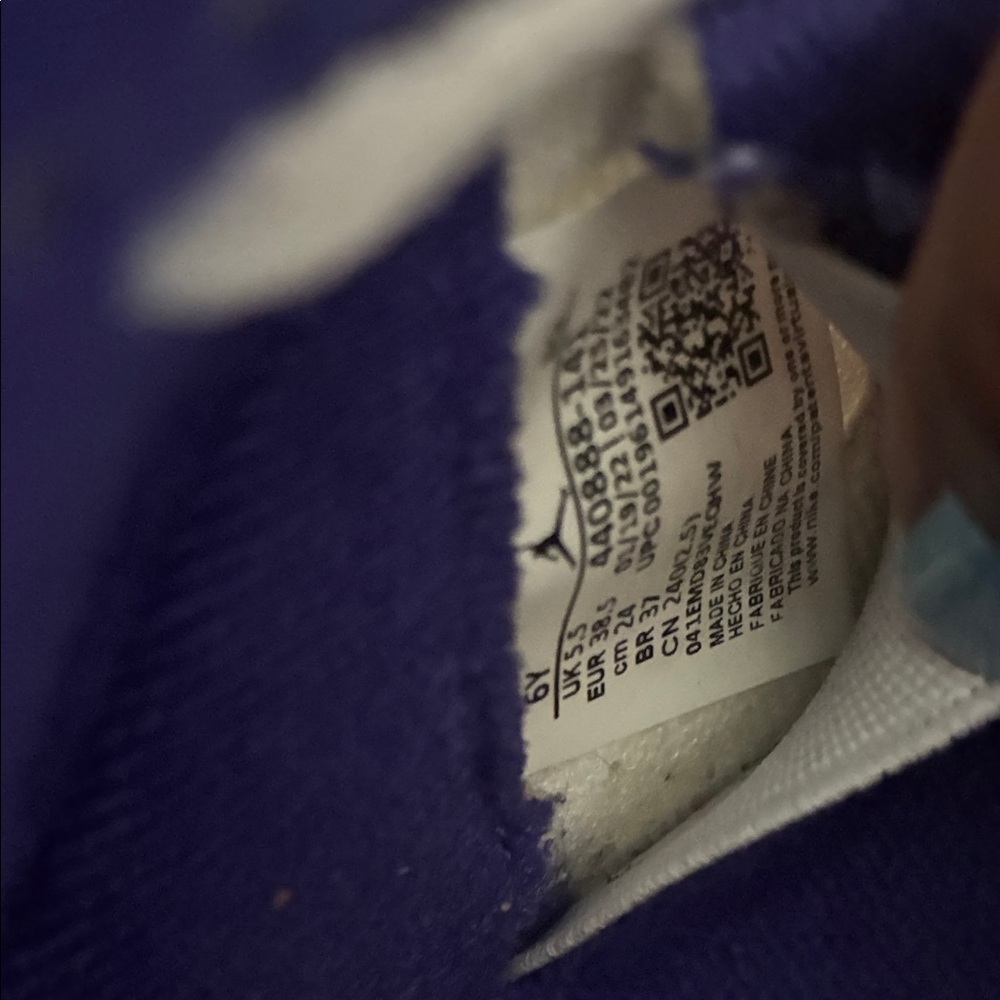 Air Jordan 5 Retro GS 'Concord'
- White and Purple - Picture 11 of 11